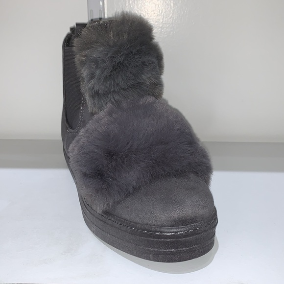 POM POM GREY FUR SUEDE BOOTS - Picture 4 of 7